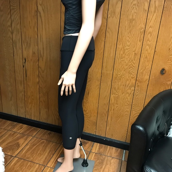 Lululemon" Wunder Under Crop II Full On Luon- Black-Size 4 -Good Condition - Picture 6 of 14